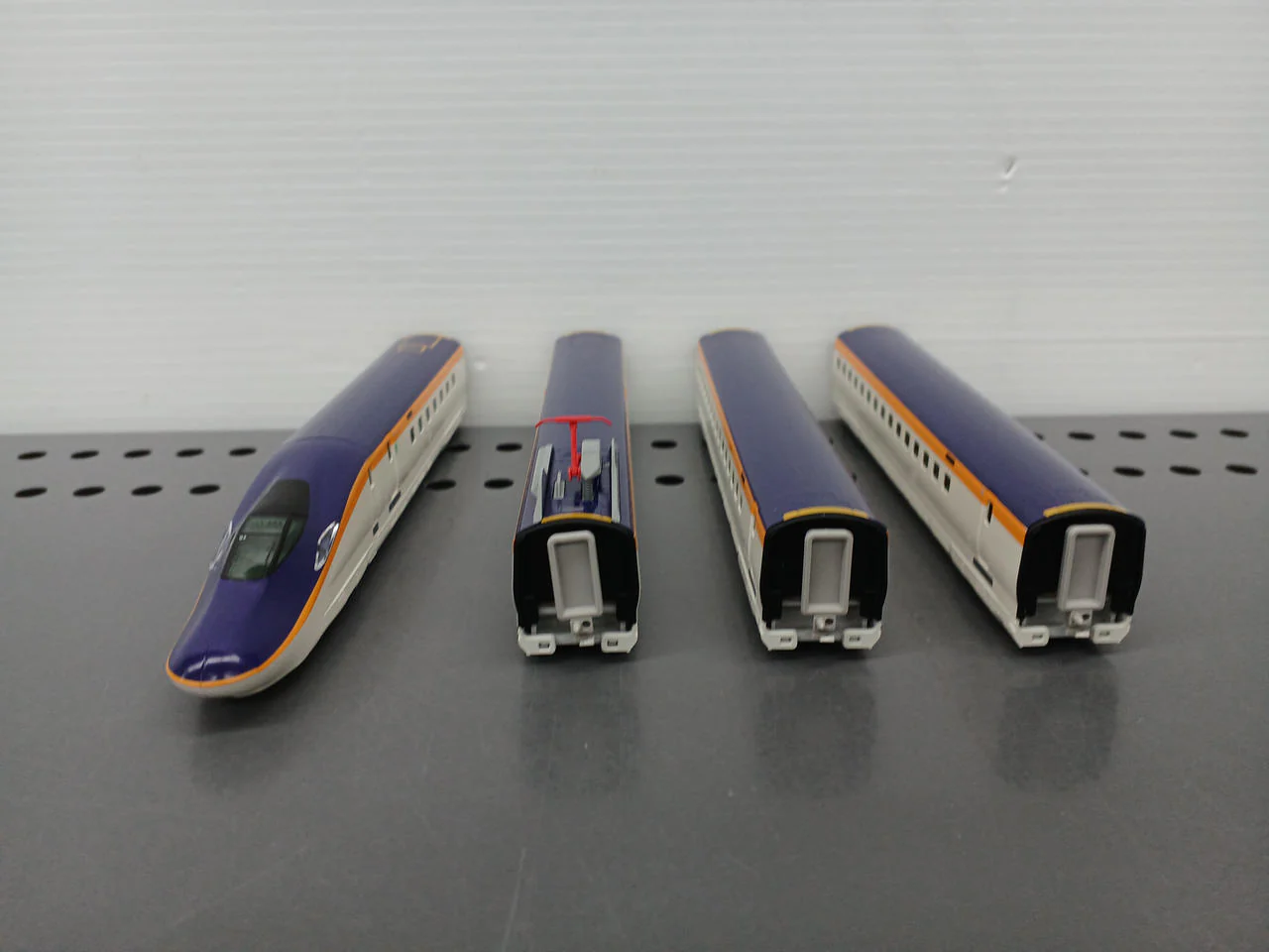 KATO N Gauge 10-2050 E8 Series Yamagata Shinkansen Tsubasa 7-Car Set - Image 12