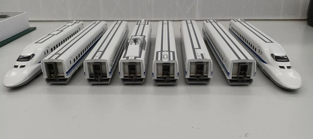 KATO N Gauge 10-276/10-277 700 Series Shinkansen Nozomi - Image 3