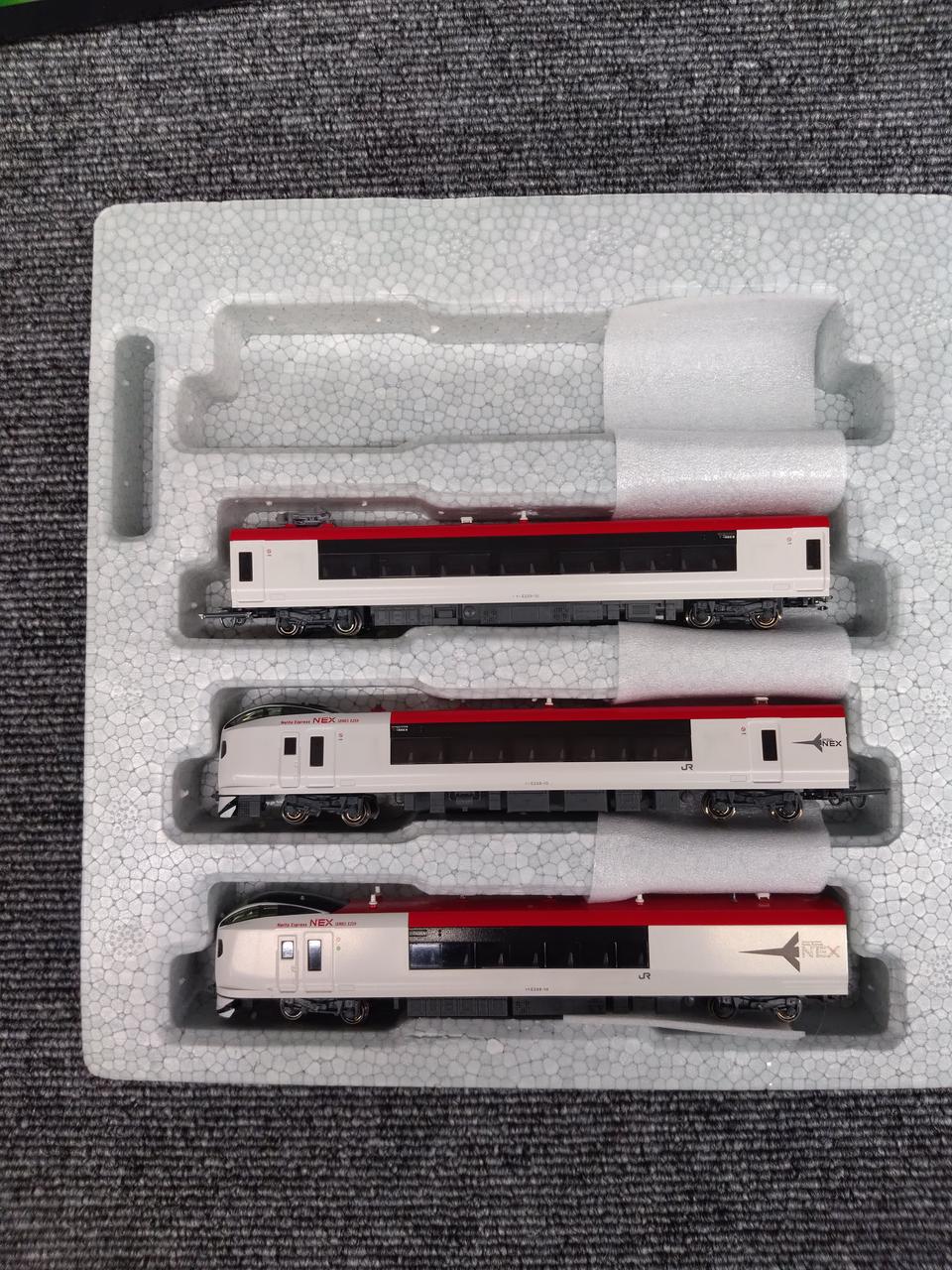KATO N Gauge 10-847 E259 Series Narita Express - Image 2