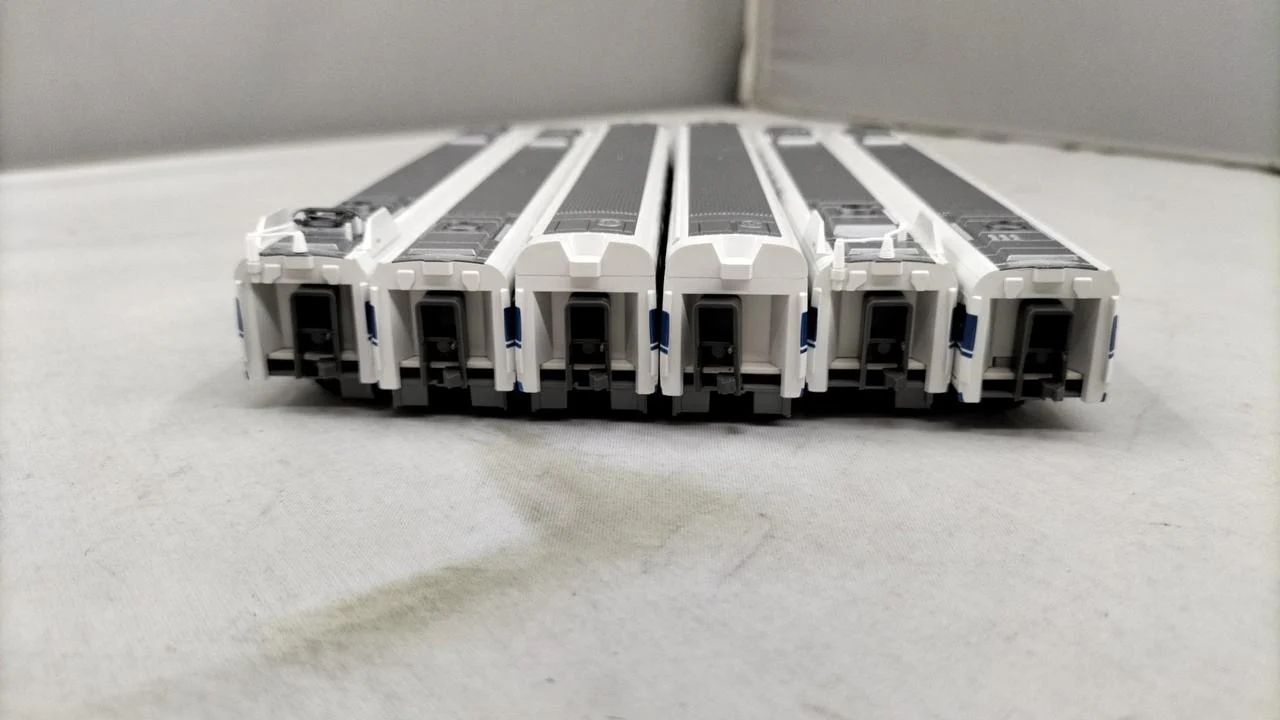 KATO N Gauge 100 Series Shinkansen Grand Hikari Add-on Set - Image 3