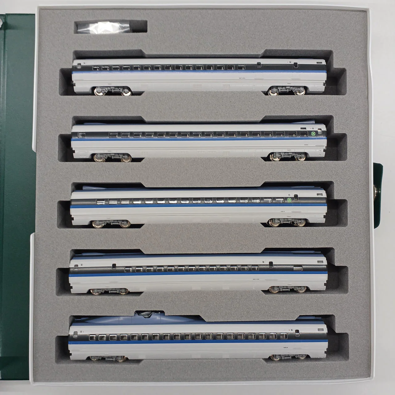KATO N Gauge 500 Series Shinkansen Nozomi Basic Add-on Set - Image 12