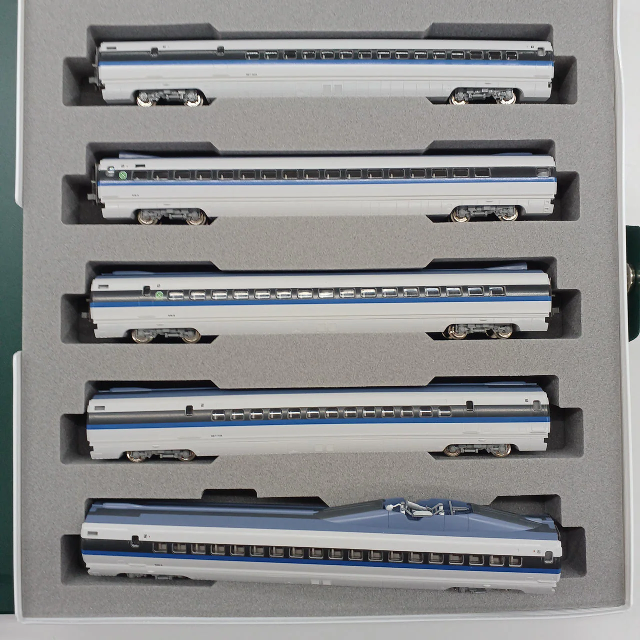 KATO N Gauge 500 Series Shinkansen Nozomi Basic Add-on Set - Image 13