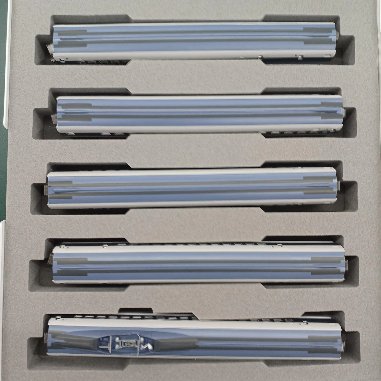 KATO N Gauge 500 Series Shinkansen Nozomi Basic Add-on Set - Image 14