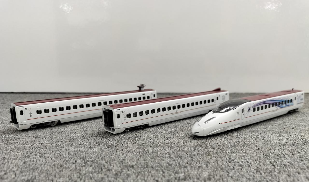 KATO N Gauge 6-Car Set Kyushu Shinkansen 800 Series Nagareboshi Shinkansen - Image 6