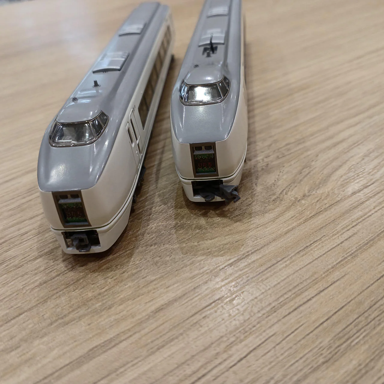 KATO N Gauge 651 Series Super Hitachi Basic Set - Image 3