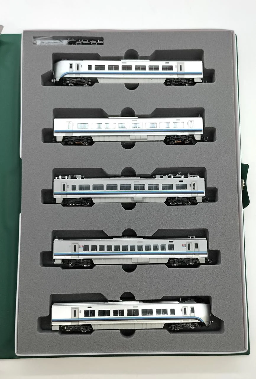 KATO N Gauge 789 Series 1000 Subseries Kamui Suzuran 5-Car Set - Image 2