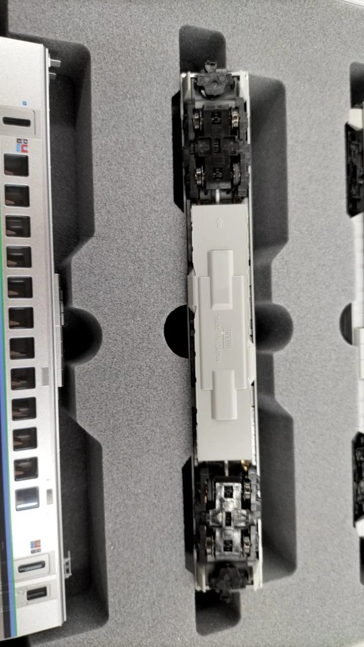 KATO N Gauge 789 Series 1000 Subseries Kamui & Suzuran 5-Car Set - Image 5