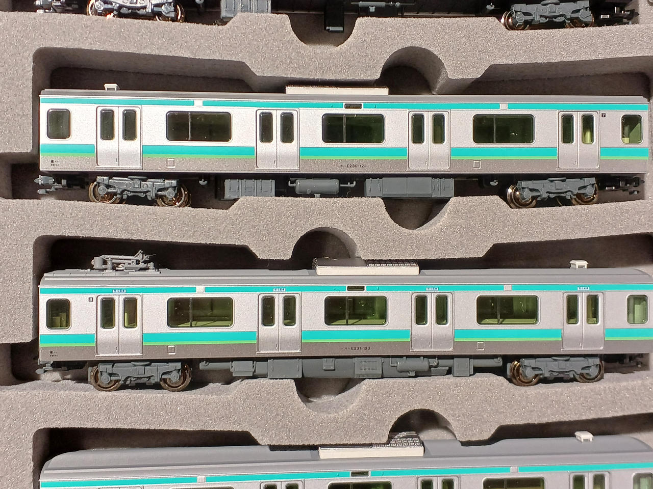 KATO N Gauge E231 Series Joban Line / Ueno-Tokyo Line 6-Car Basic Set - Image 3