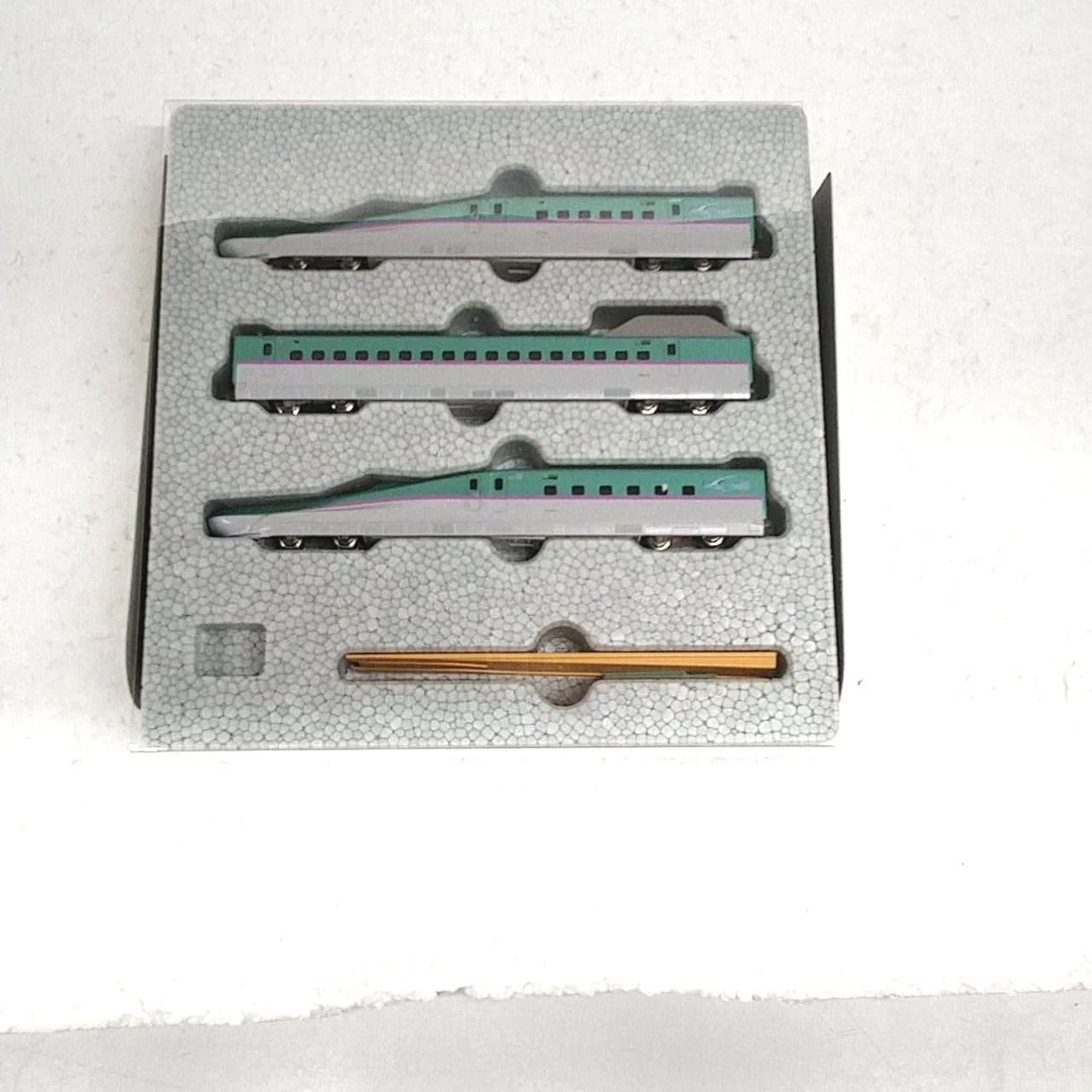 KATO N Gauge E5 Series Shinkansen 'Hayabusa' Basic Set - Image 7