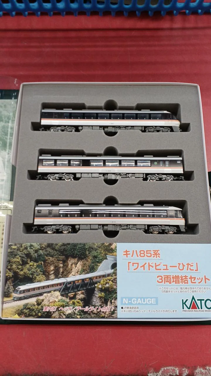 KATO N Gauge Expansion Set Kiha 85 Series Wide View Folds [10-402] - Image 6