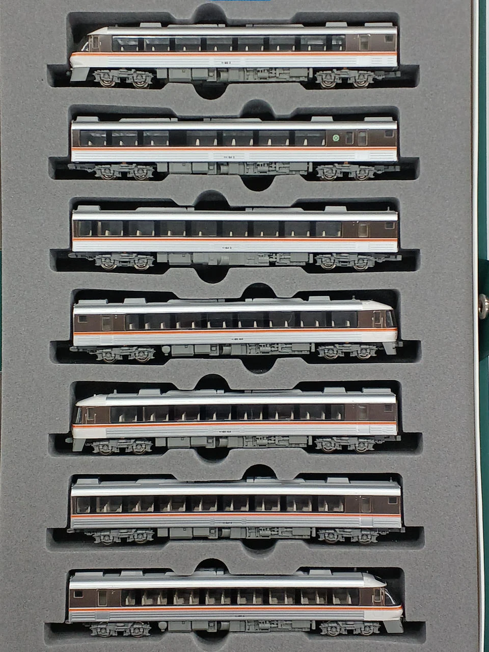 KATO N Gauge KiHa 85 10-316 KiHa 85 Series Wide View Fold - Image 3