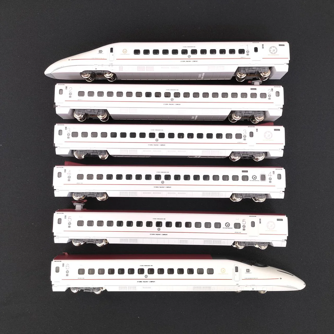 KATO N Gauge Kyushu Shinkansen 800 Series 'Sakura Tsubame' 6-Car Set - Image 3
