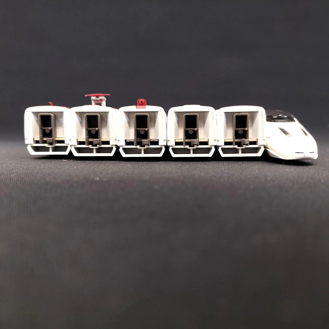 KATO N Gauge Kyushu Shinkansen 800 Series 'Sakura Tsubame' 6-Car Set - Image 6