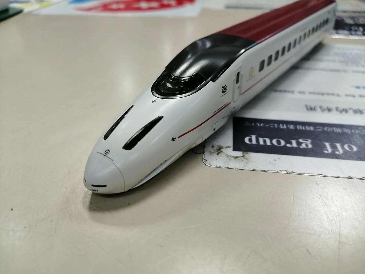 KATO N Gauge Kyushu Shinkansen 800 Series 'Sakura & Tsubame' 6-Car Set - Image 7