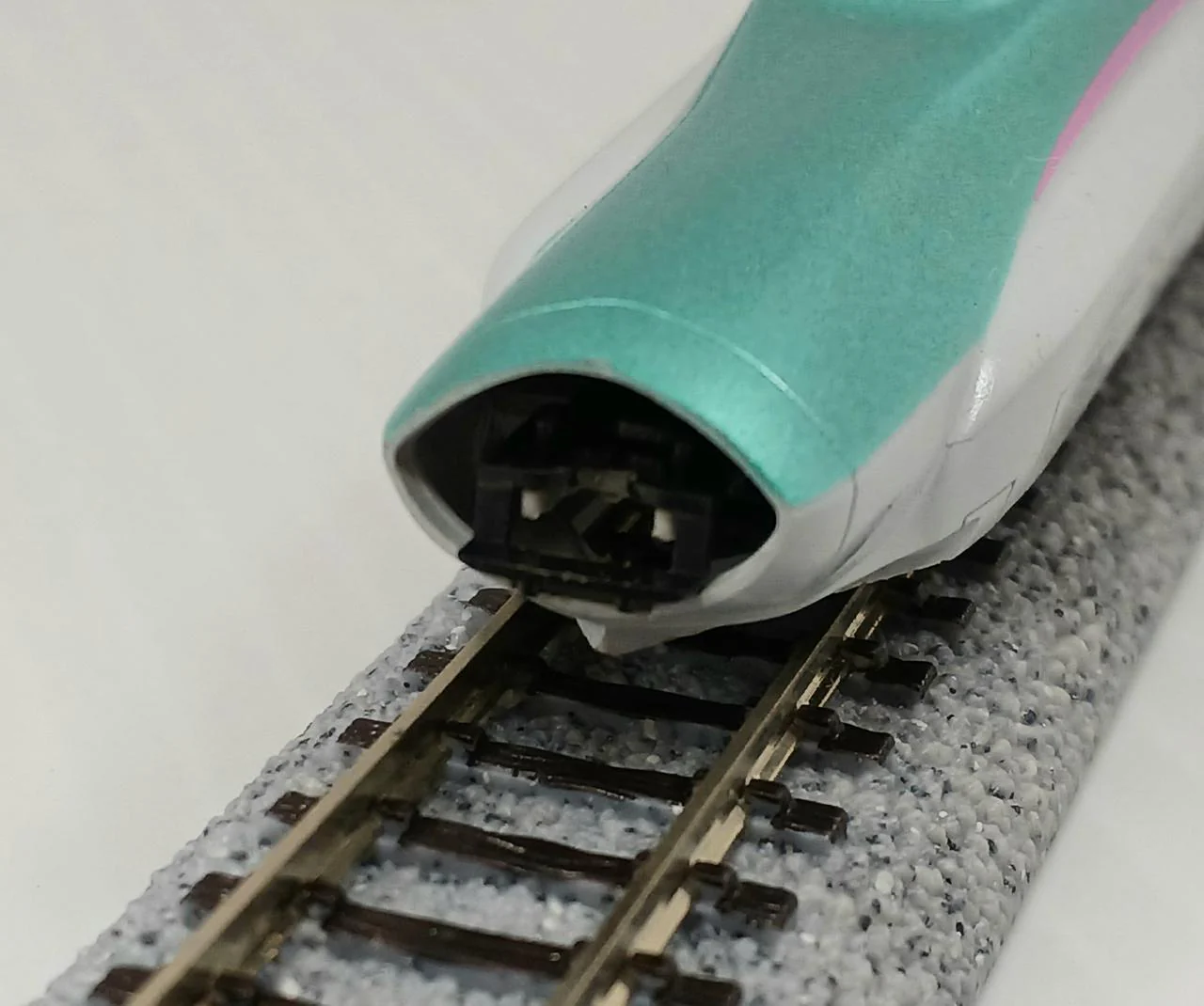KATO N Gauge Model Train E5 Series Shinkansen Hayabusa - Image 13