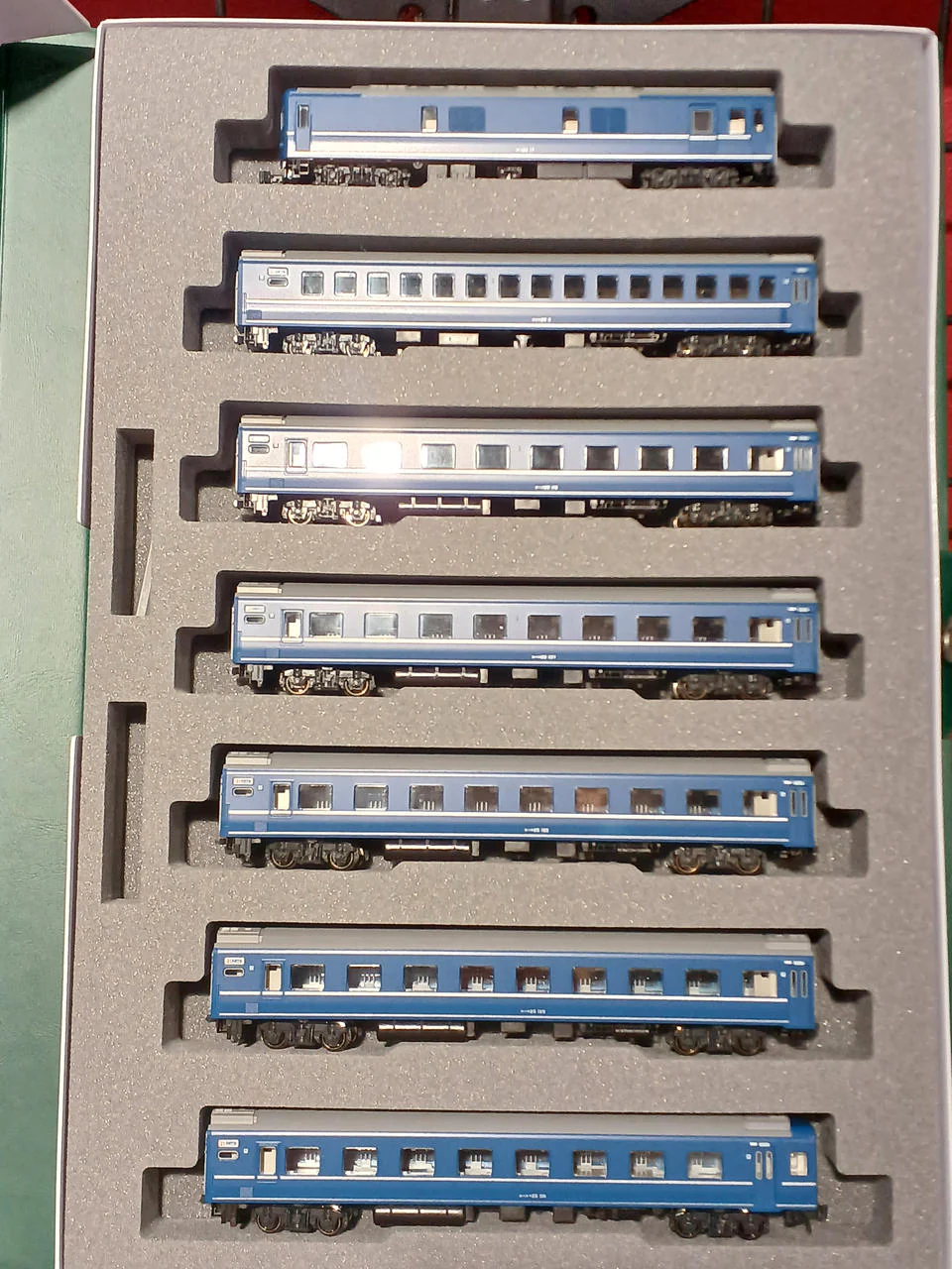 KATO N Gauge [Standard] 24 Series 25 Type Sleeper Limited Express Fuji 7-Car Set - Image 2