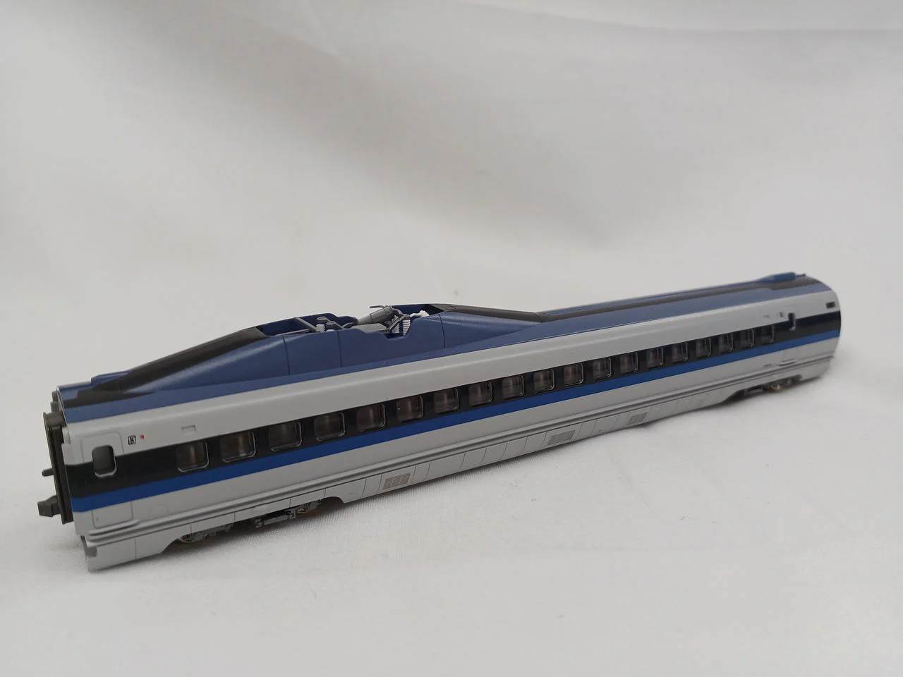 KATO N Gauge Starter Set Special 500 Series Shinkansen [Nozomi] - Image 11