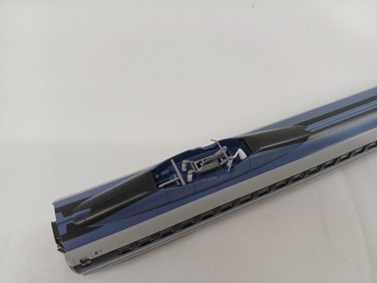 KATO N Gauge Starter Set Special 500 Series Shinkansen [Nozomi] - Image 12