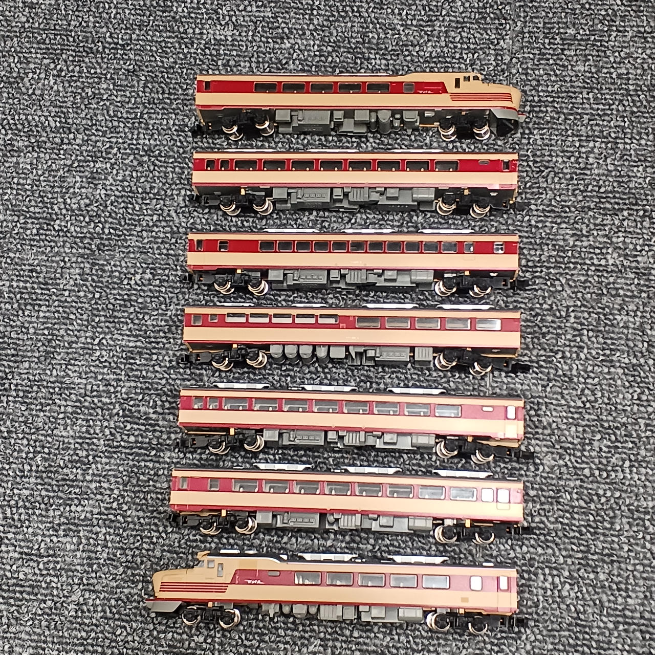KATO Rolling Stock & Rail Set: KiHa 81 Series Limited Express Diesel Railcar - Image 4