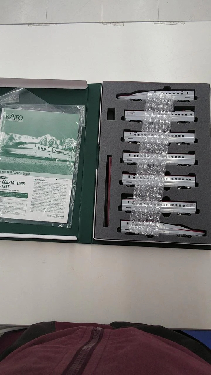 KATO Sekisui Metal N Cage E6 Series Shinkansen Komachi Basic Set + Add-on Set 10-1566/10-1567 7-Car Full Set - Image 2