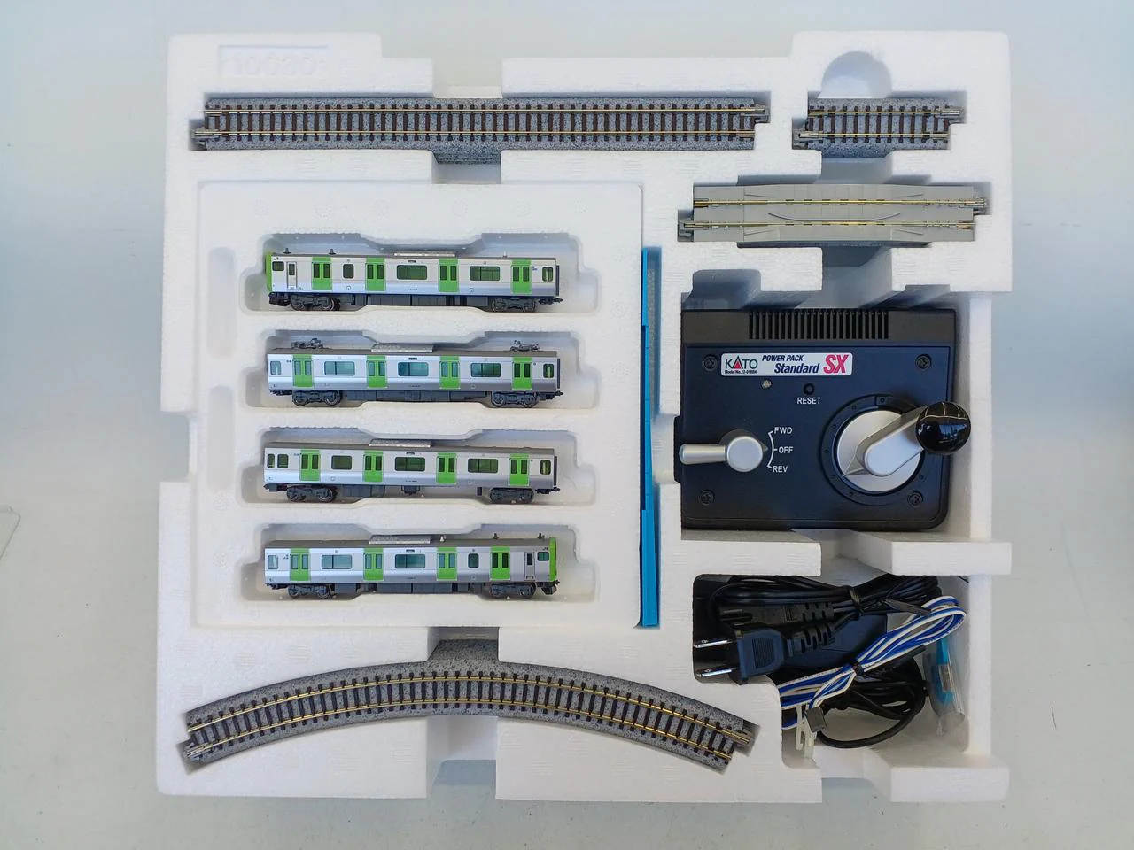 KATO Starter Set E235 Series Yamanote Line 10-004 - Image 3