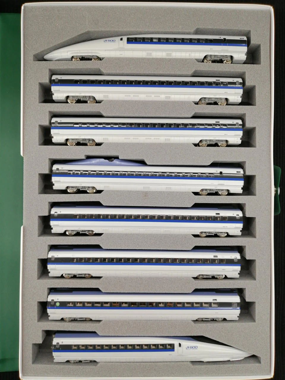 KATO Train and Rail Set 500 Series Shinkansen 'Nozomi' - Image 3