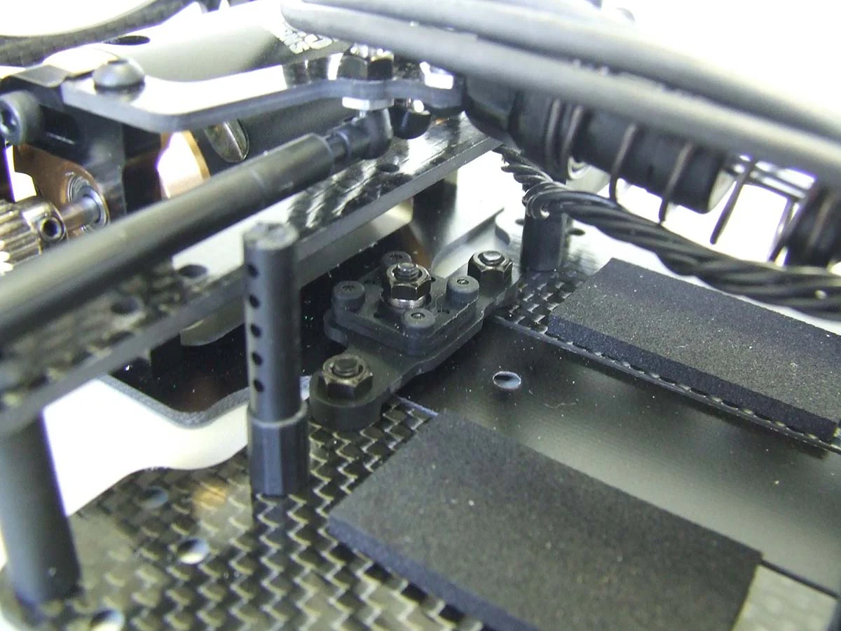 Kawada M334 M300GT2R Chassis Kit 1/12 DD Car Carbon Chassis (Mini Rubber Tires) - Image 12