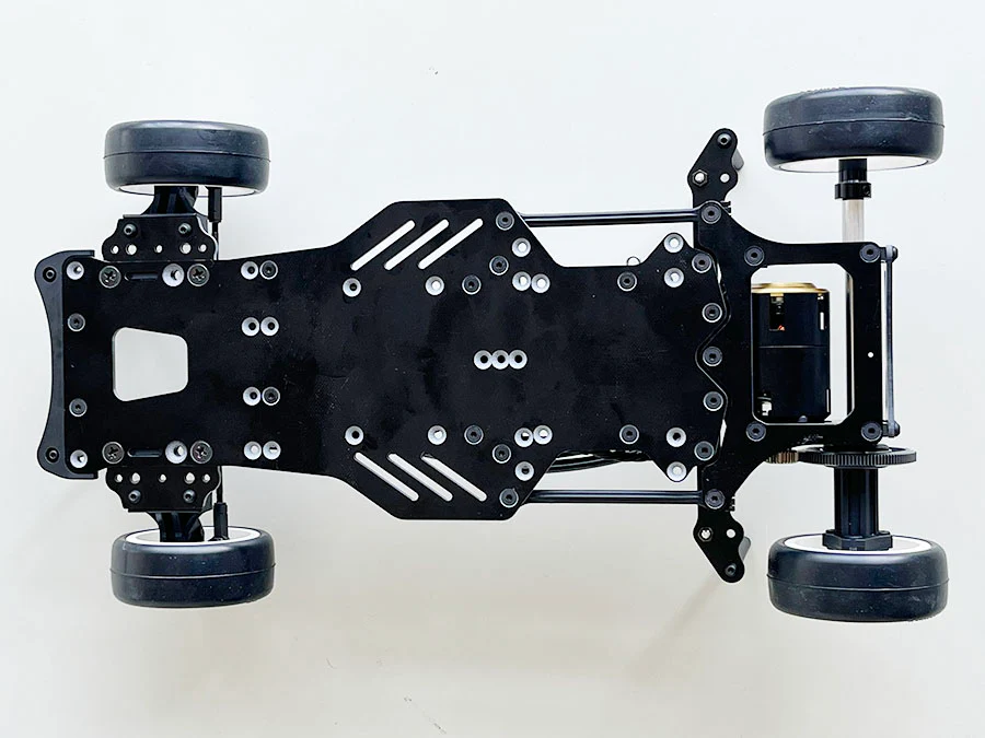 Kawada M5103 M500GT3 Chassis Kit 1/10 DD Car FRP Chassis (TC Rubber Tires) - Image 4