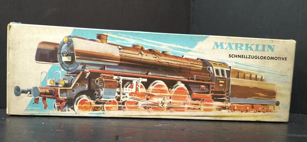 MARKLIN HO gauge 3048 EXPRESS TRAIN LOCOMOTIVE - Image 2