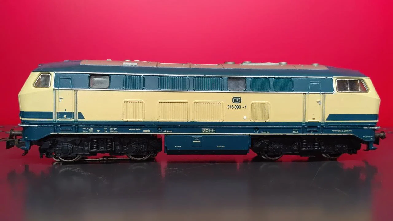 Märklin HO Gauge German Federal Railways Electric Locomotive BR216