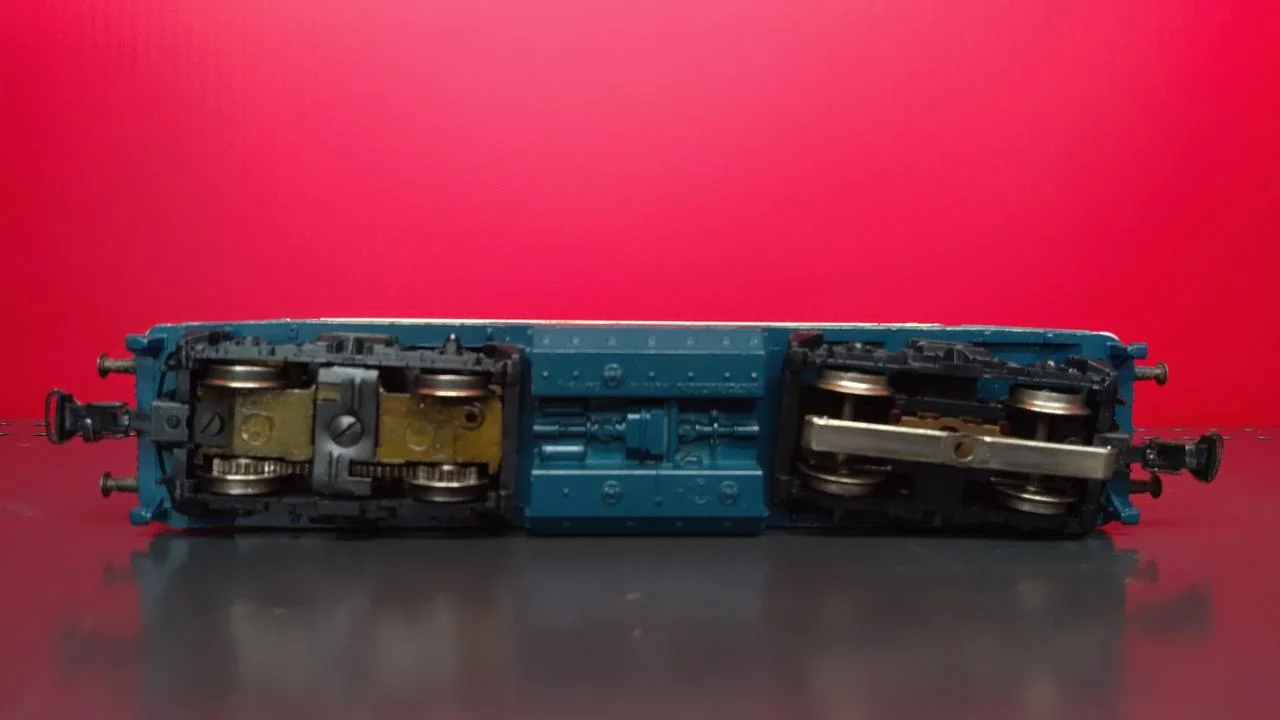 Märklin HO Gauge German Federal Railways Electric Locomotive BR216 - Image 4