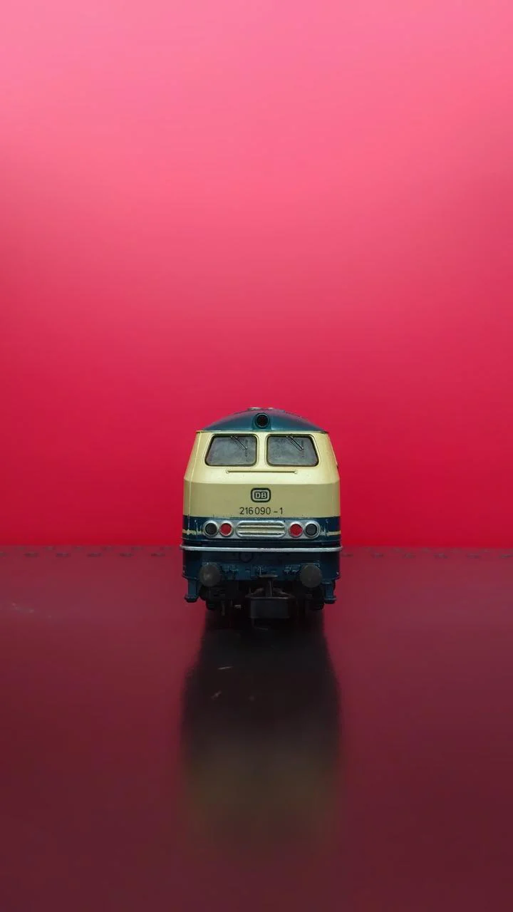 Märklin HO Gauge German Federal Railways Electric Locomotive BR216 - Image 6