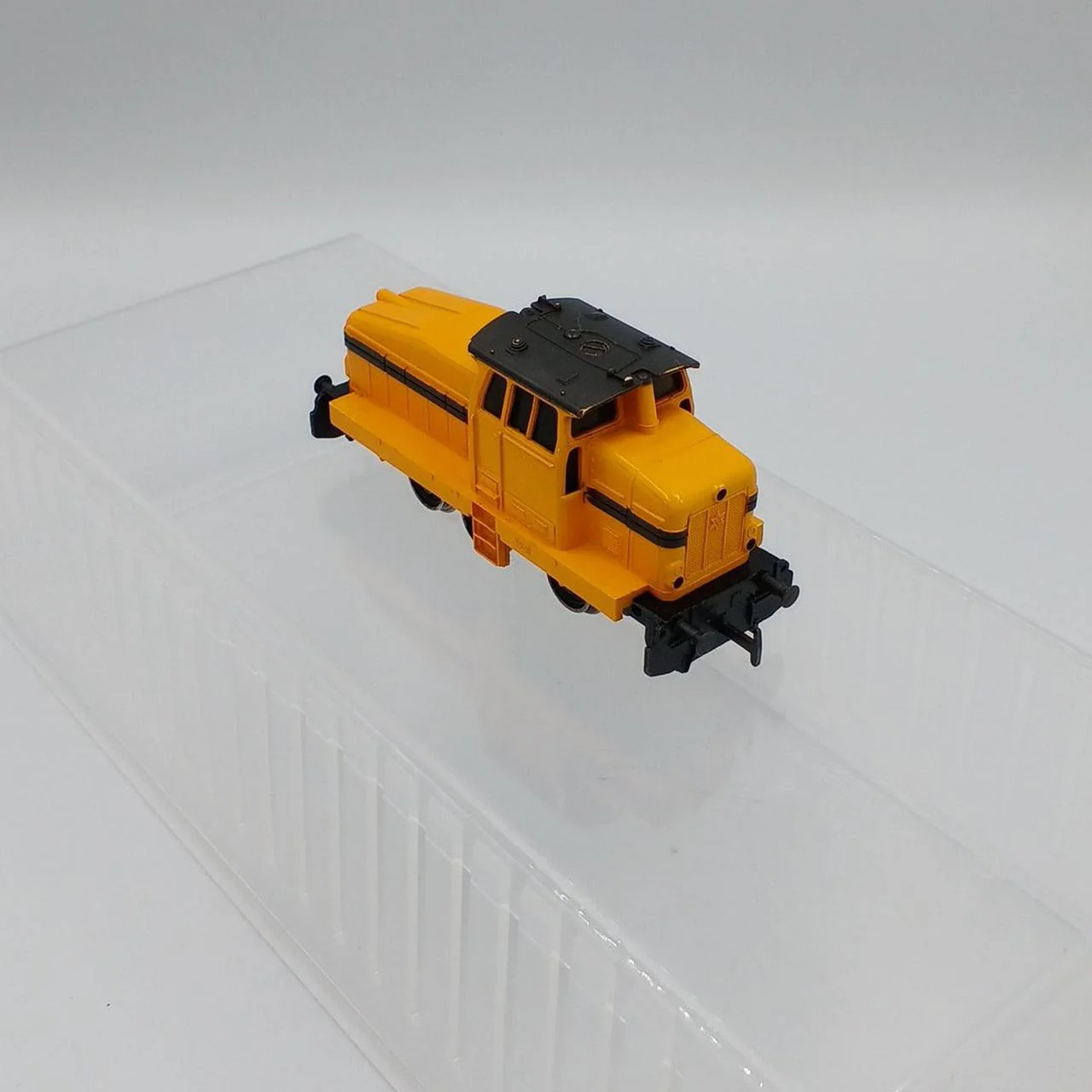 MARKLIN HO Gauge Rolling Stock Overseas Rolling Stock DHG500 Diesel Locomotive (Yellow) - Image 4