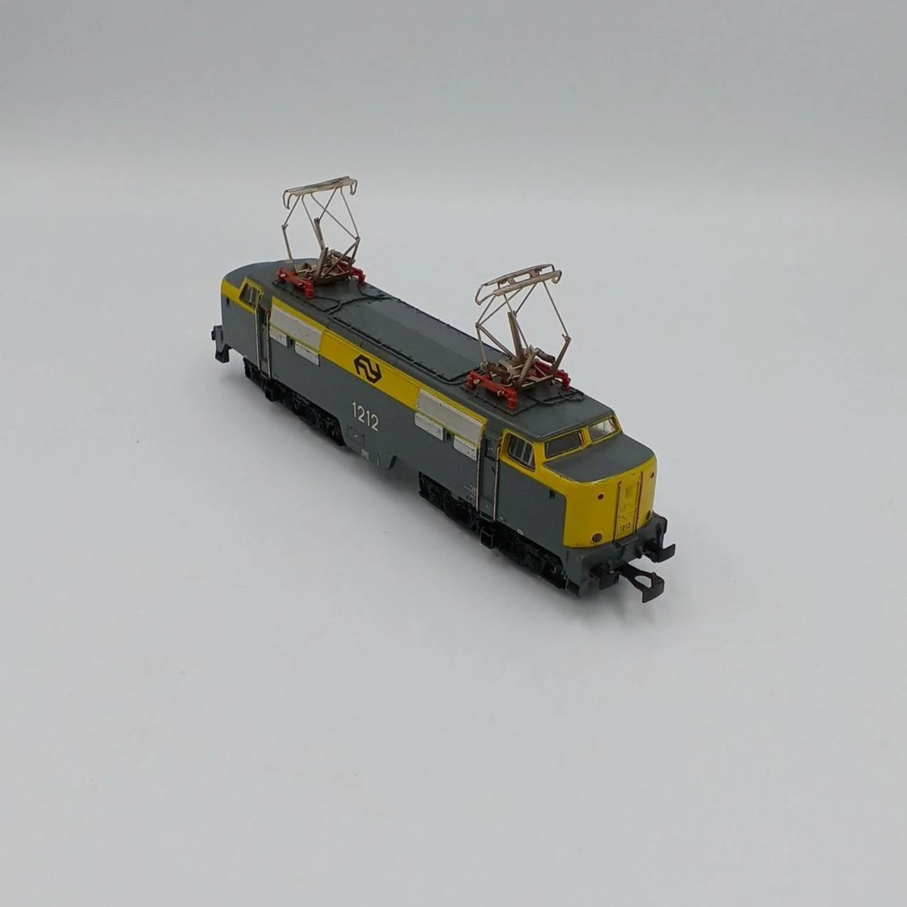 MARKLIN HO Gauge Rolling Stock Overseas Rolling Stock Dutch Railways (NS) Class 1200 Electric Locomotive 1212 - Image 3