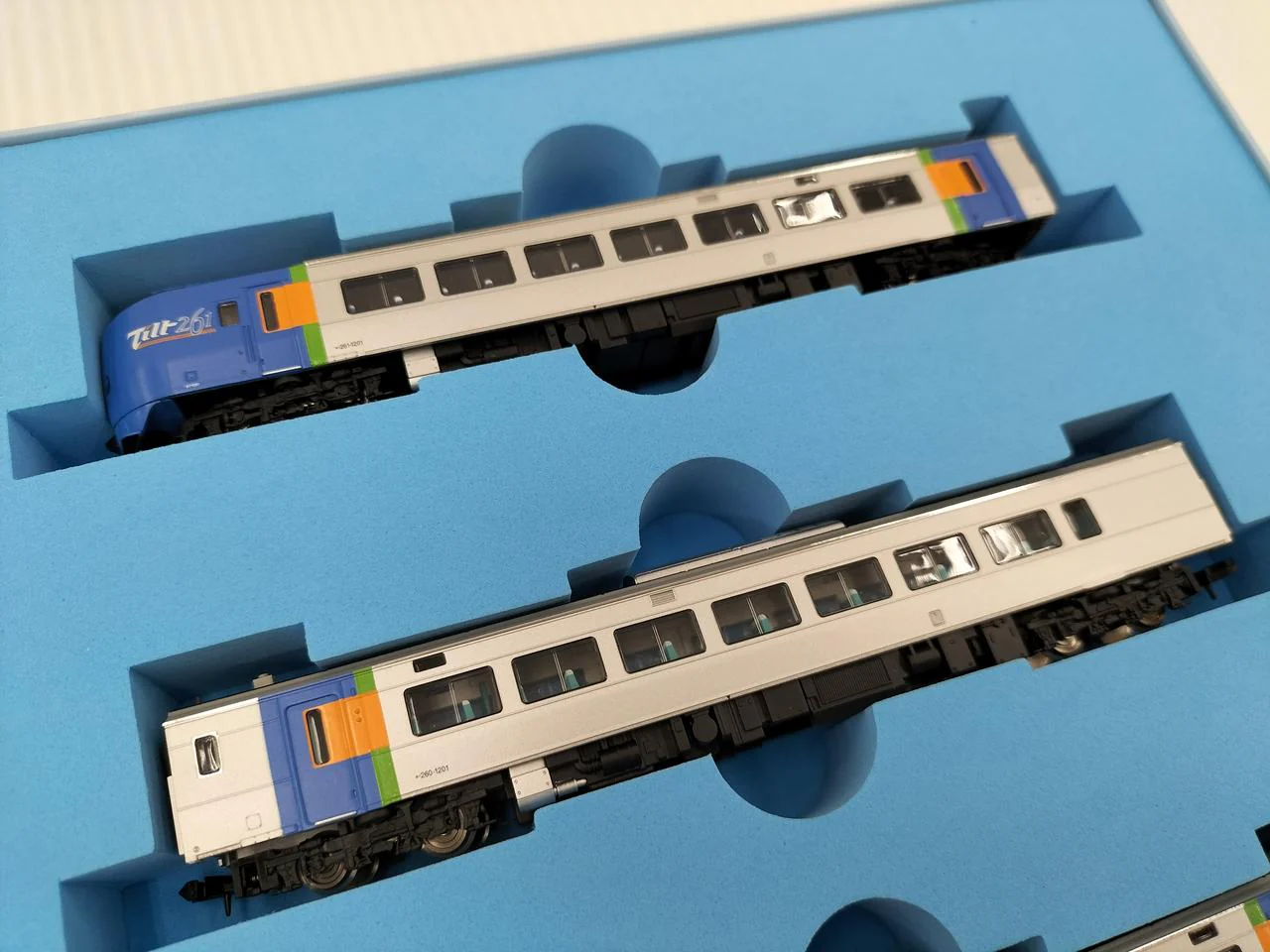 Microace KiHa 261 Series 1000 Subseries Limited Express Super Tokachi 5-Car Set A-8673 - Image 6