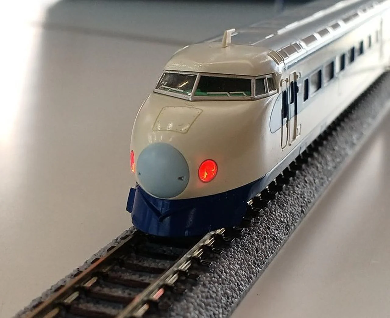 Microace N Gauge 0 Series Tokaido Shinkansen Super Express Hikari-go 8-Car Set - Image 10