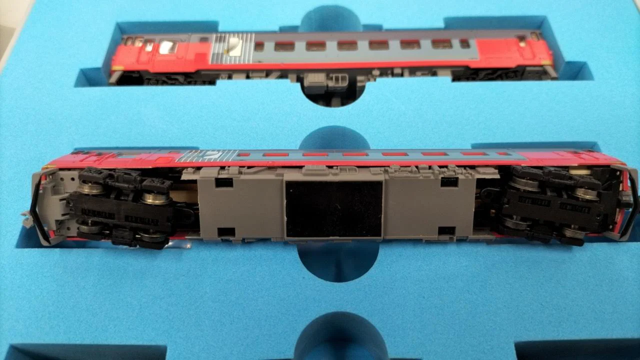 MICROSOFT N Gauge A-5932 KiHa 400 Series to 500 Subseries Tatami Seating 3-Car Set - Image 3