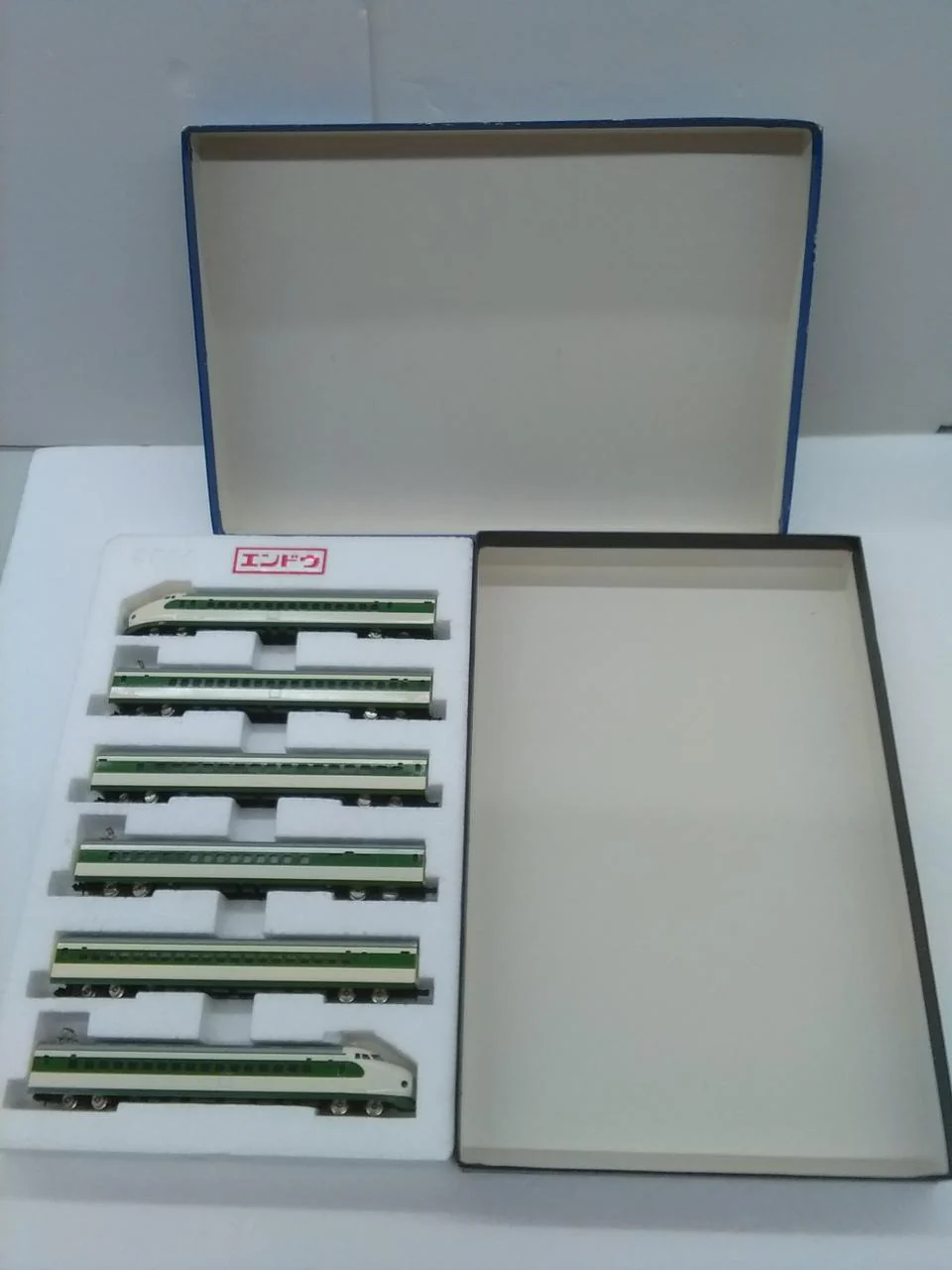 Pea N Gauge Train Set 9004 - Image 9