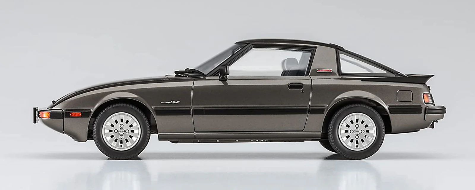 Hasegawa Mazda Savanna RX-7 (SA22C) Late Turbo GT - Image 8