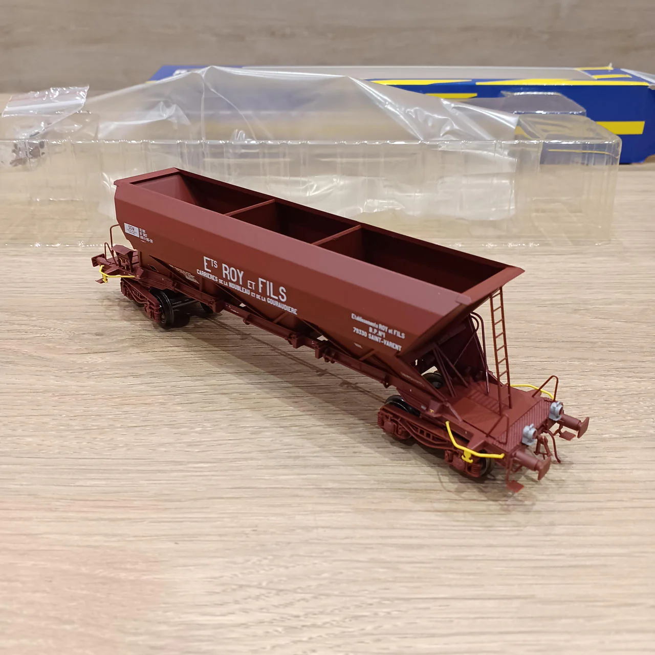 REE MODELES HO Gauge SNCF Hopper Freight Car - Image 4
