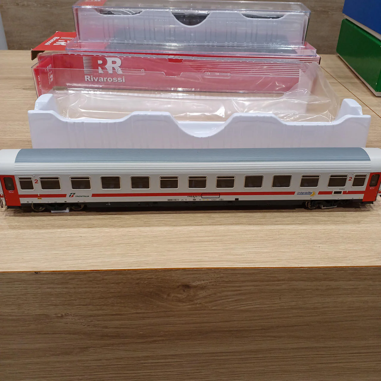 RIVAROSSI HO gauge INTERCITY SUN 2nd class car - Image 13