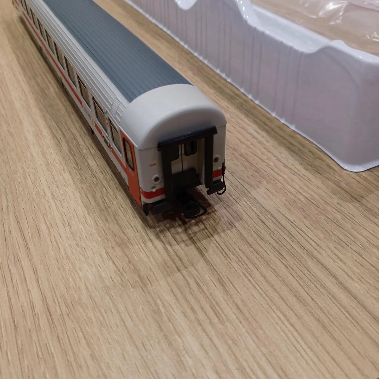 RIVAROSSI HO gauge INTERCITY SUN 2nd class car - Image 16