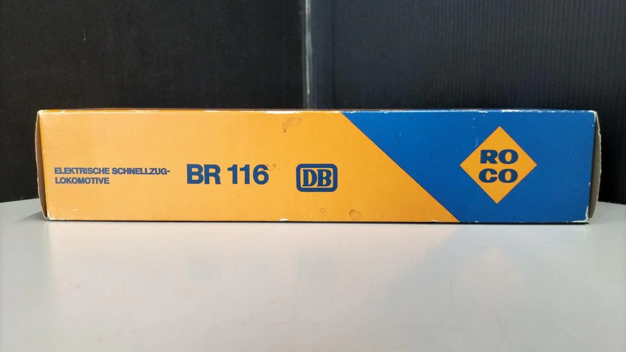 ROCO HO Gauge ELECTRIC EXPRESS TRAIN LOCOMOTIVE BR 116 - Image 4