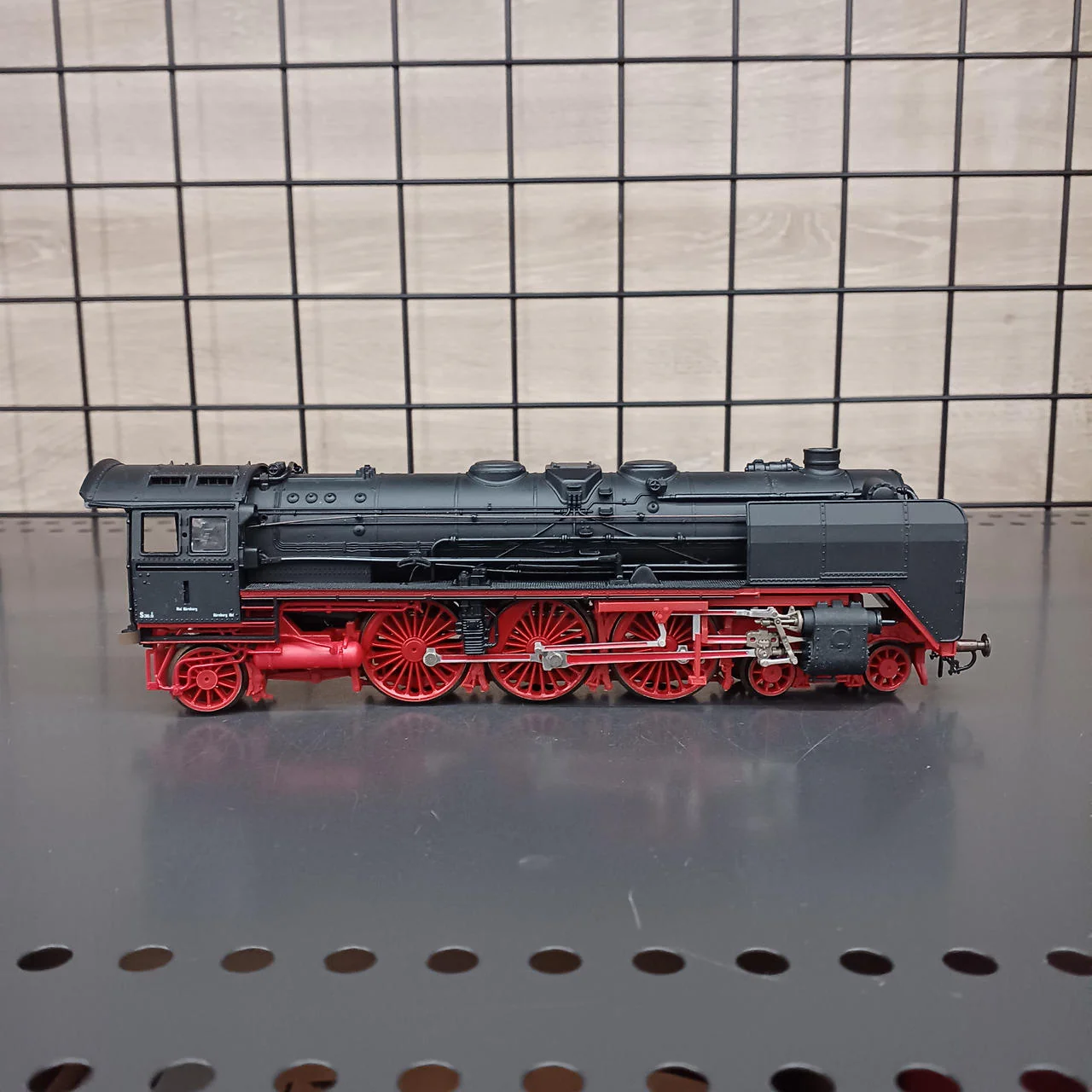 ROCO Steam Locomotive BR01 43243 - Image 10