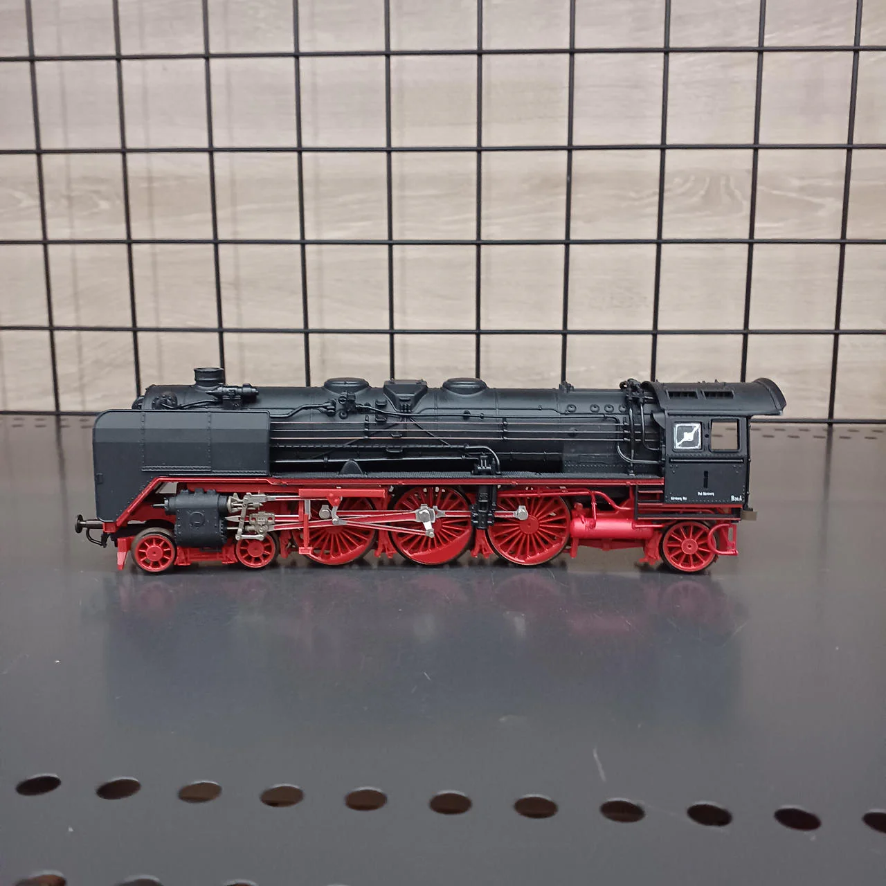 ROCO Steam Locomotive BR01 43243 - Image 8