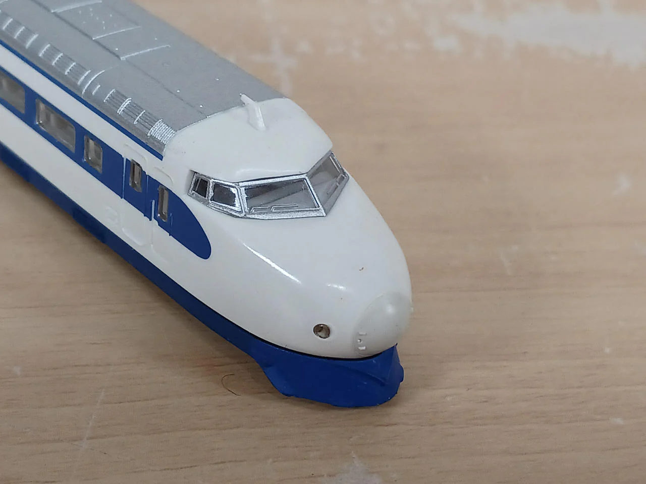 Rokuhan Z Gauge JNR Series 0 Shinkansen Early Model Hikari 4-Car Basic Set - Image 2