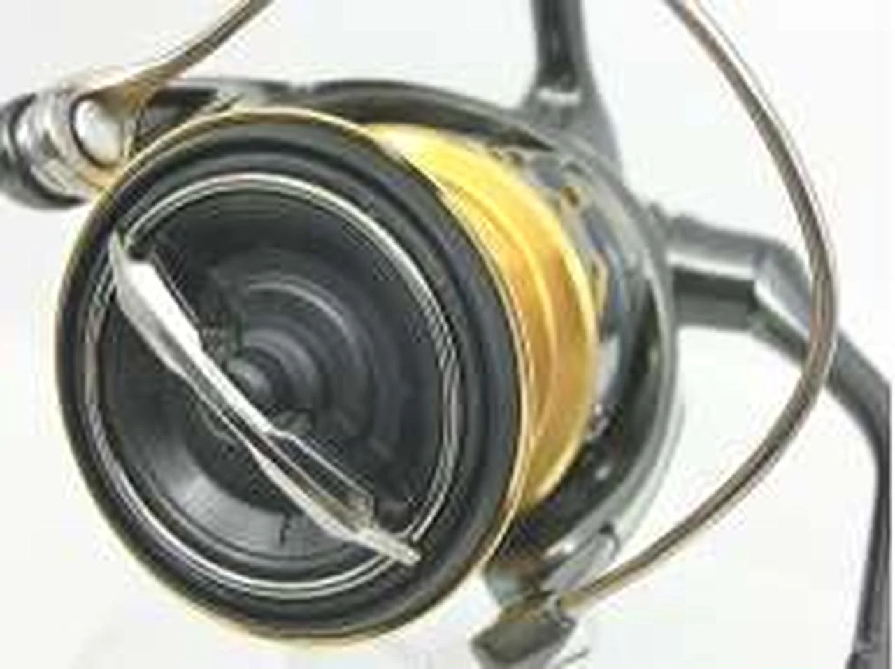 SHIMANO 20 Twin Power C3000MHG (04141) 20 Twin Power C3000MHG (04141) - Image 3