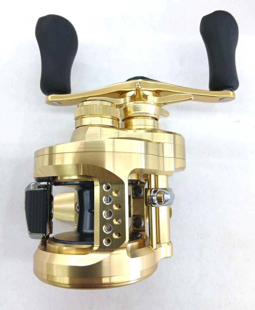 SHIMANO Baitcasting reel 04235 - Image 2