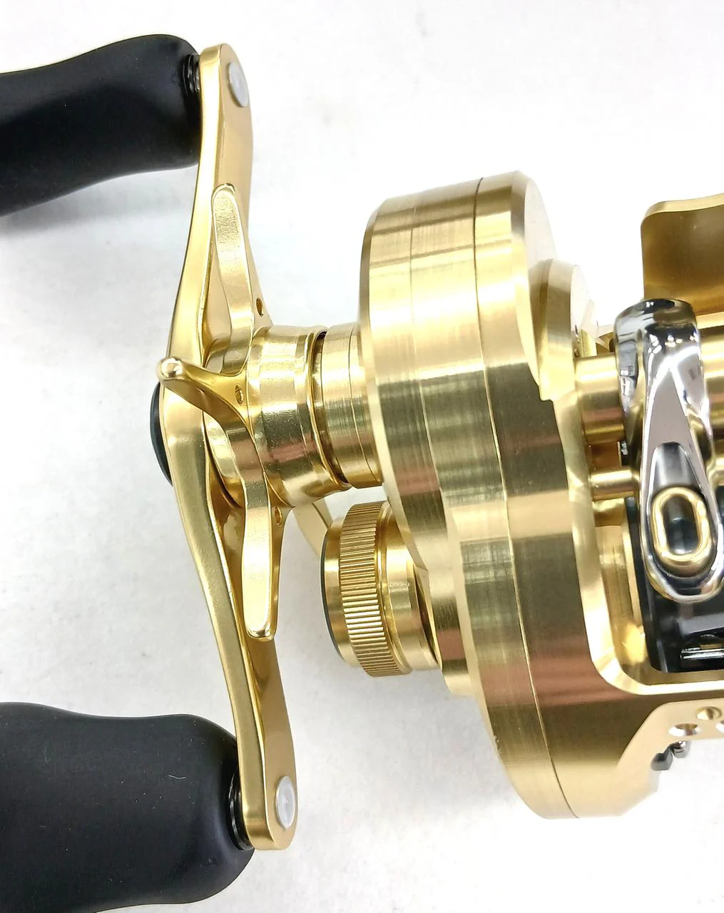 SHIMANO Baitcasting reel 04235 - Image 8