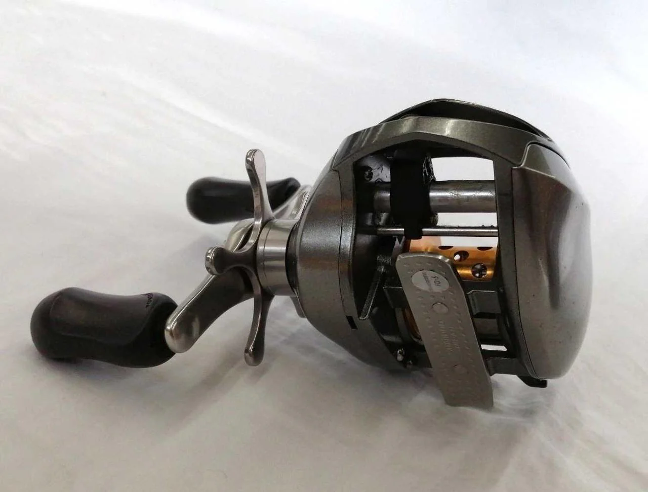 SHIMANO Baitcasting Reel 05 Metanium XT - Image 7